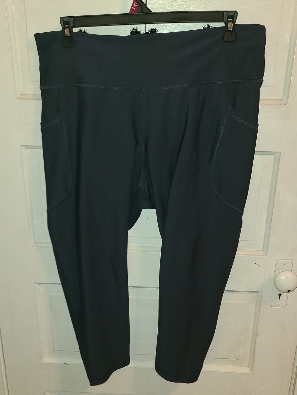 Old Navy Navy High-Rise Capri Leggings with Side Pockets